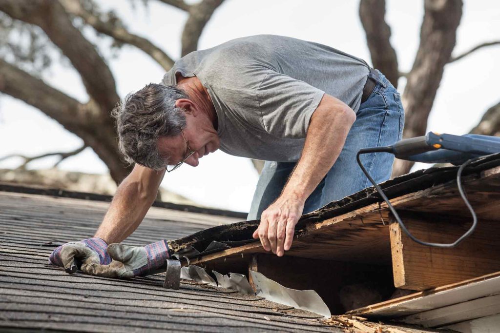 How Much Does It Cost to Repair a Roof Leak