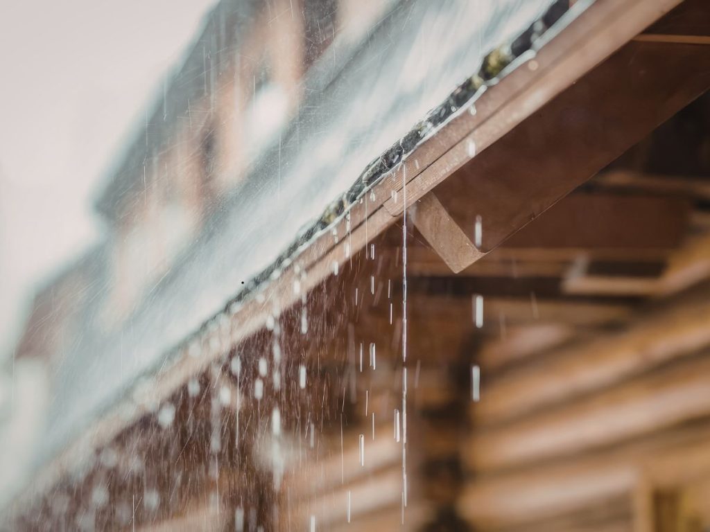 Repair Leaking Gutter Seams