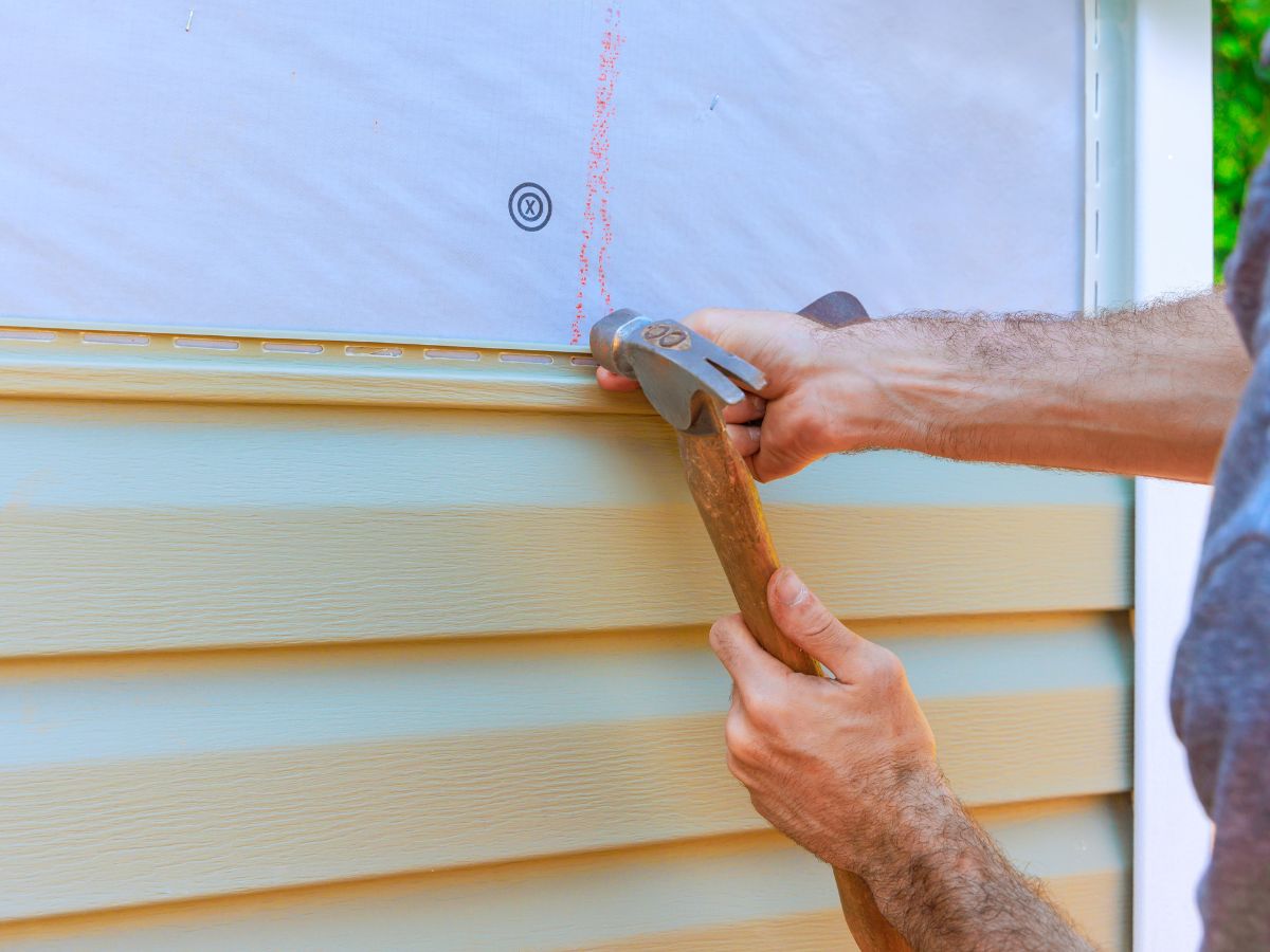 How to Remove Vinyl Siding
