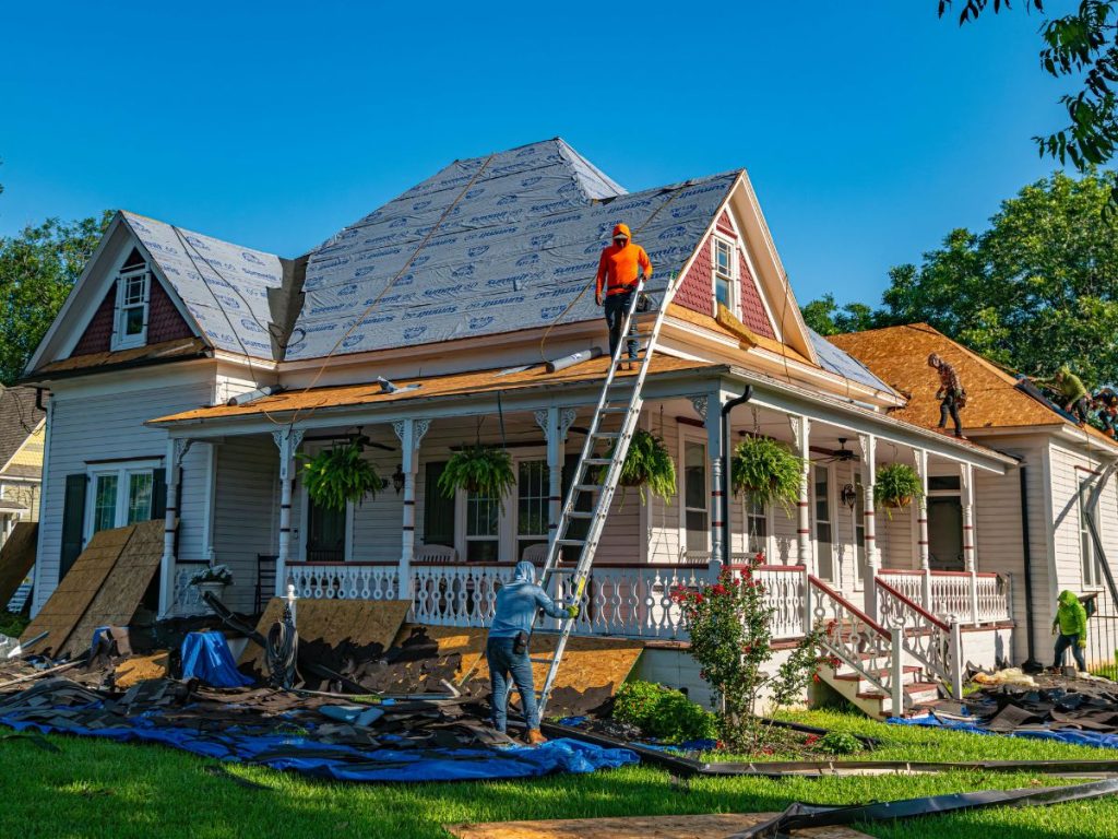 Roof Repair vs Roof Replacement (1)